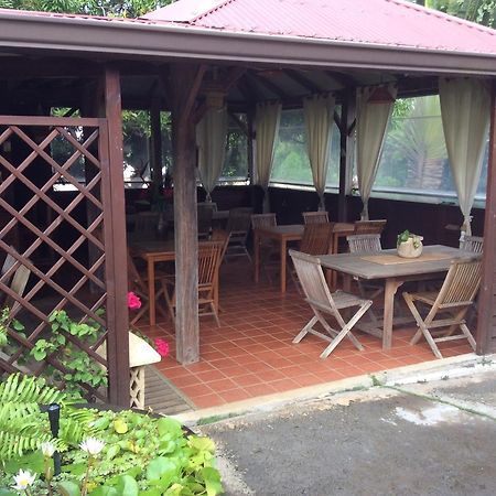 Le Bungalow Des Bougainvilliers Ducos Exterior photo