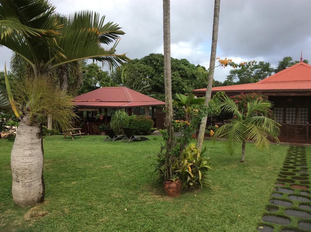 Le Bungalow Des Bougainvilliers Ducos Exterior photo